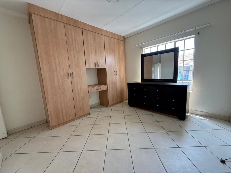 2 Bedroom Property for Sale in Waterval East North West
